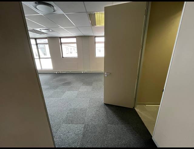 201M² OFFICE TO LET IN CENTURY CITY